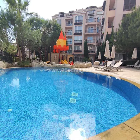 A Wonderful Vacation ساني بيتش